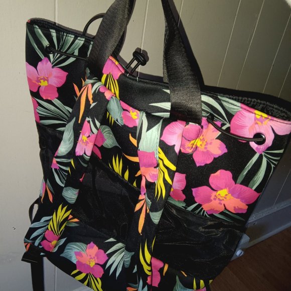 Flower backpack - Picture 2 of 3